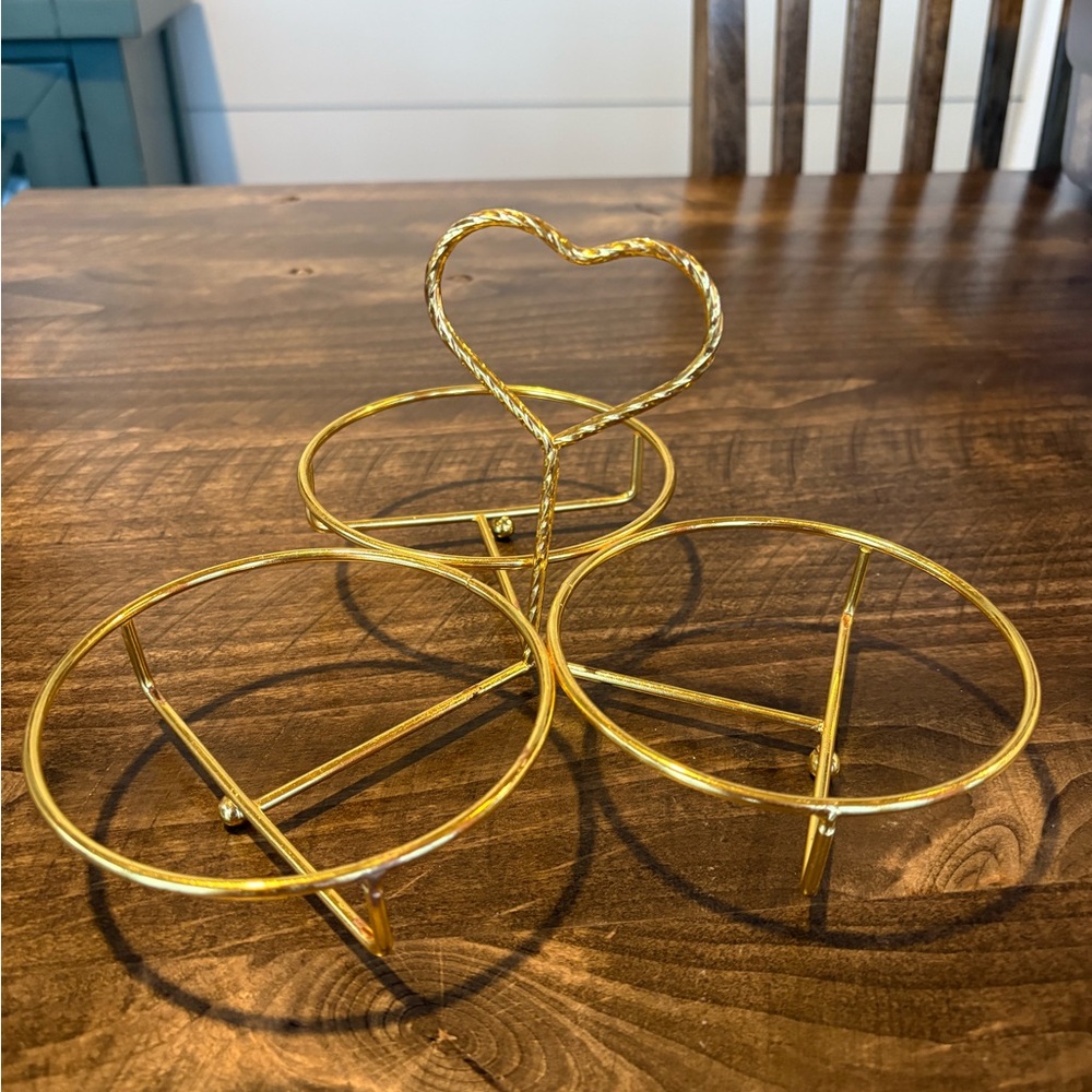 Vintage Gold-Tone 3 Section Heart-Shaped Metal Stand